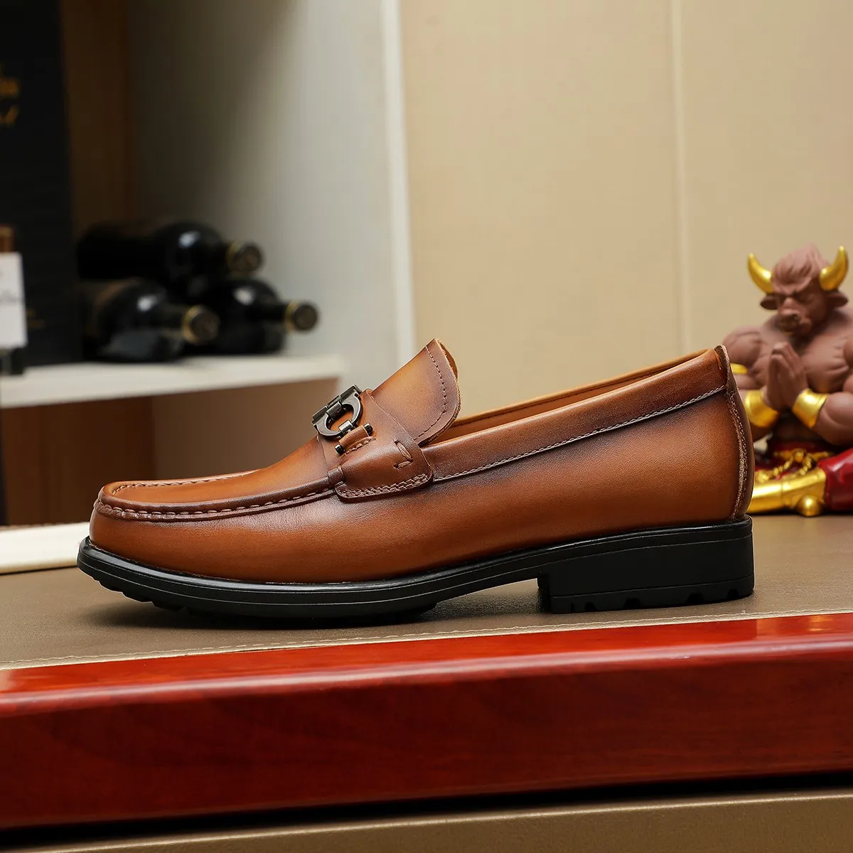 Men's shoes 250 Ferragamo [Ferragamo] top imported suit men's shoes 💯Original copy of the official website, product materials: selected imported embossed calfskin + luxury hardware buckle accessories ~ imported water-dyed cow 🐂 leather lining. Strong three-dimensional visual effect, original combination outsole, multiple colors available😘 Size: 39-44 (38.45.46. Customized)